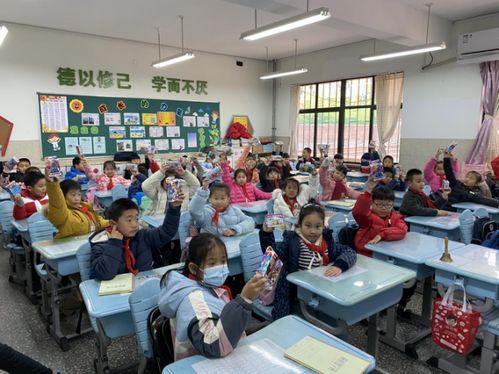 瓦力工厂机器人编程课程走进青岛嘉峪关学校二年级一班